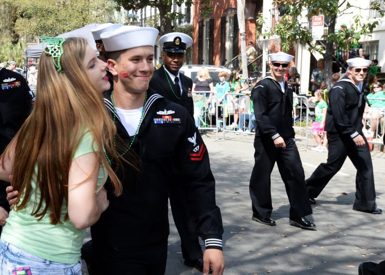191st_Savannah_St Savannah St. Patrick's Day Parade kiss