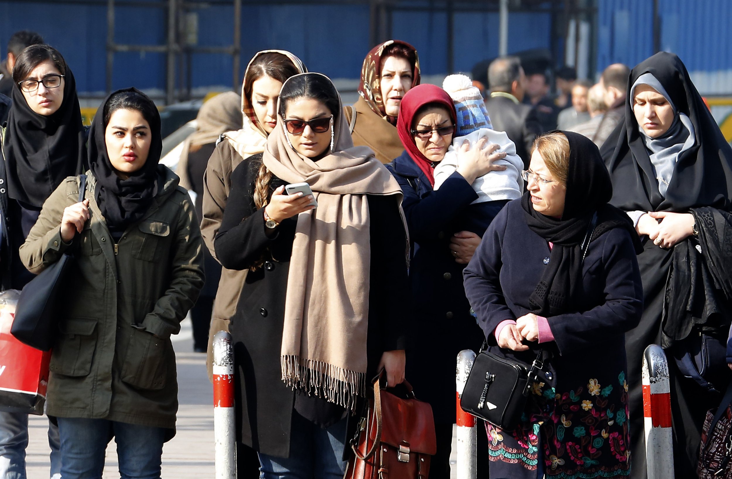 Иран в ближайшее время. Иран и иранцы и иранки. Иран кухруд. Иранские женщины Тегеран. Иранки 2022.