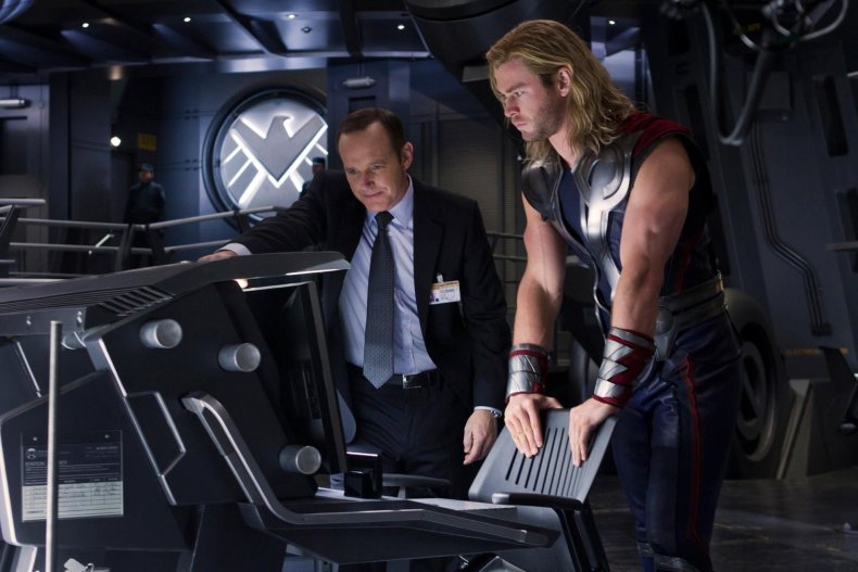 The-Avengers-Thor-and-Agent-Coulson shield