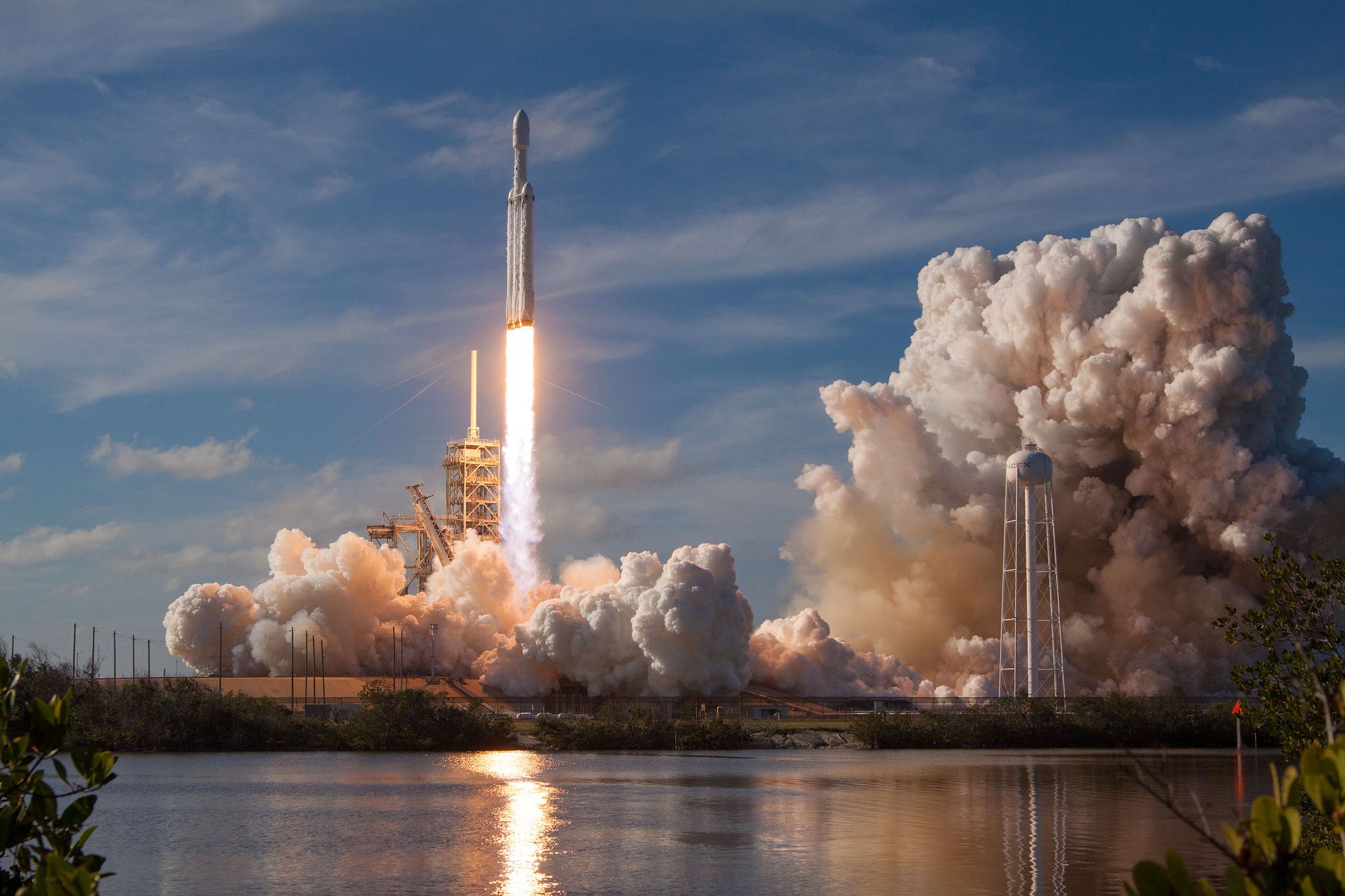 Watch Falcon Heavy Launch From Spacex Set To David Bowie Song