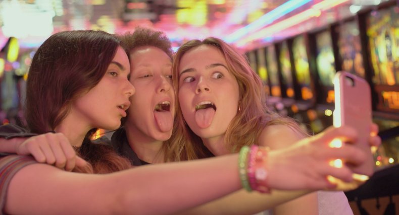 Flower_still-5_Dylan-Gelula_Maya-Eshet_Zoey-Deutch