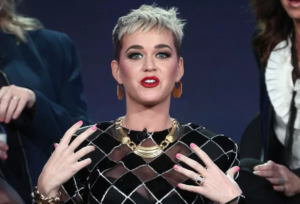 Katy Perry stole a 19-year-old's first kiss on American Idol and it was  really awkward