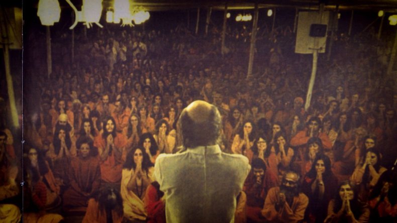 netflix-wild-wild-country-bhagwan