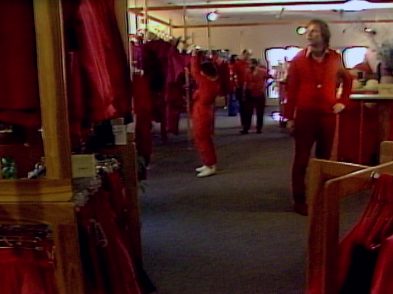 all-red-netflix-rajneeshpuram-wild-wild-county
