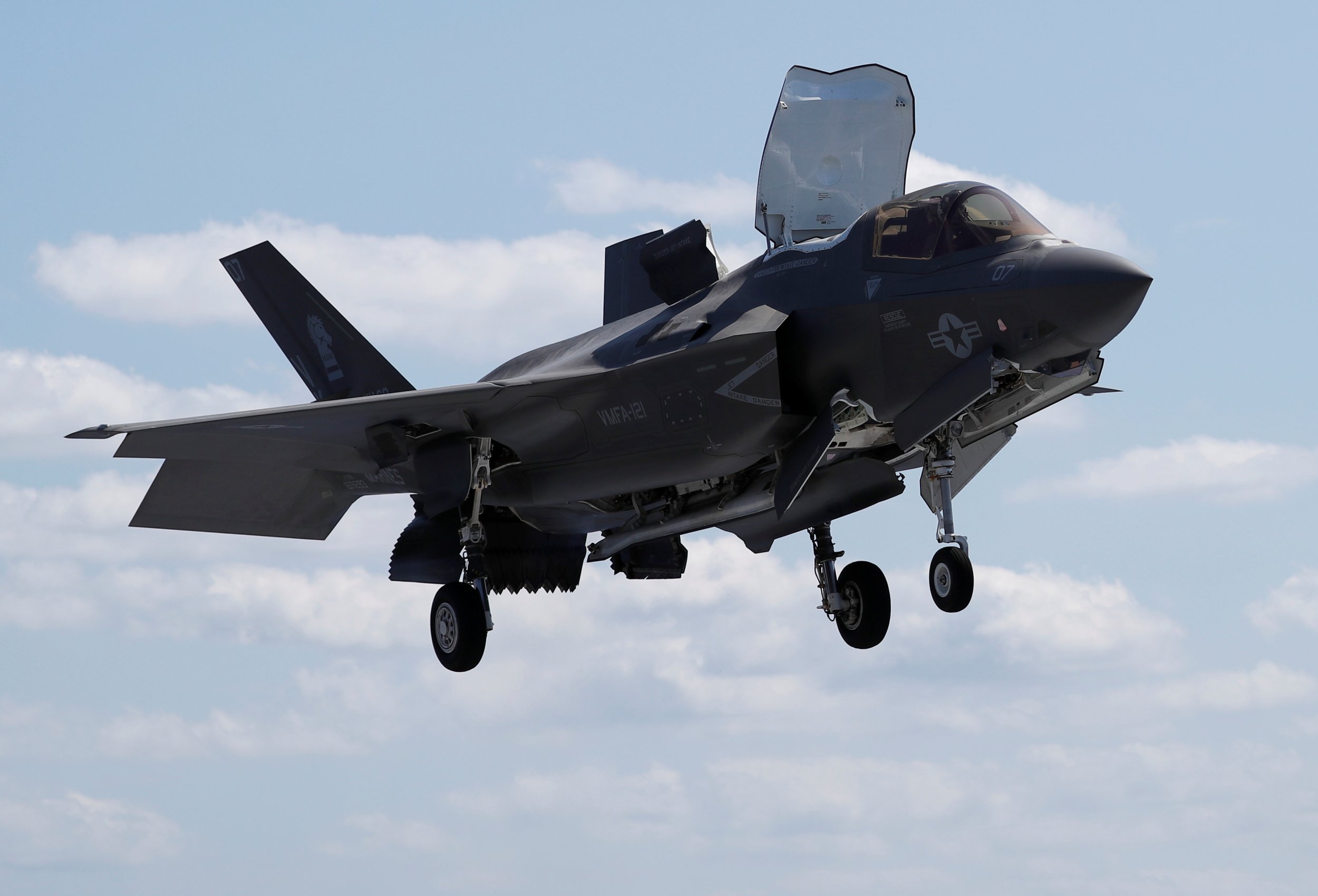 Top Senators Urge Trump to Sell F-35 Jets to Taiwan to Fight Off ...