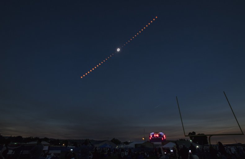 04_03_total_solar_eclipse
