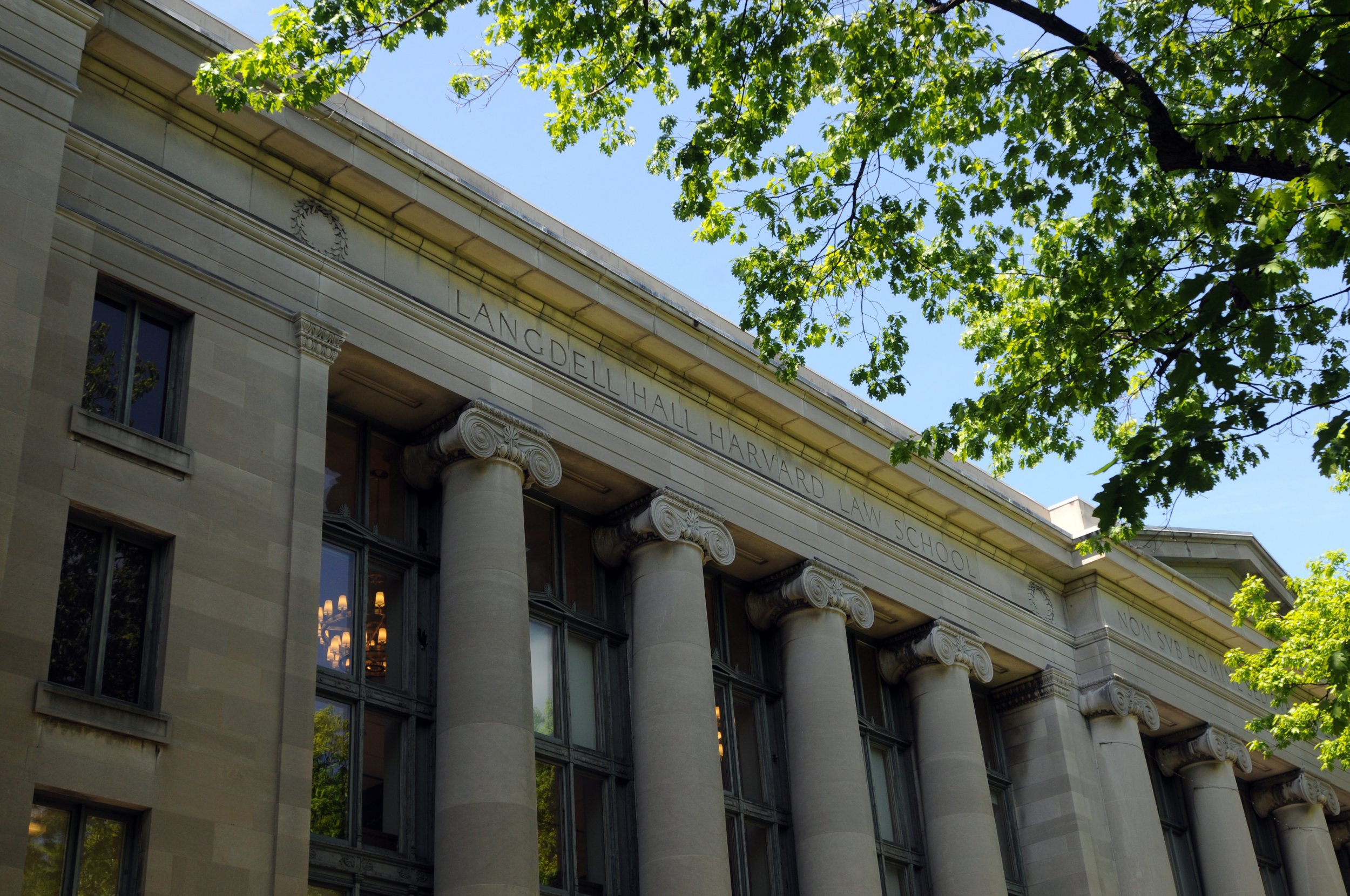 trump-taking-on-harvard-in-asian-american-discrimination-case