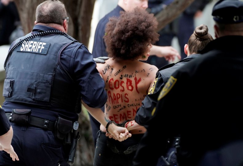 04_09_Cosby_Femen