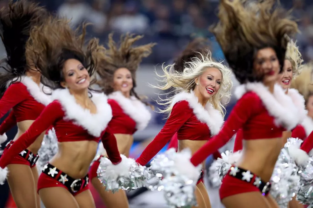 Former NFL cheerleaders offer to settle with NFL for $1 in