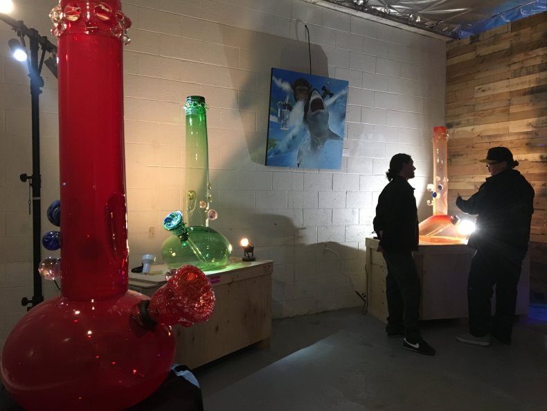 giant-bongs