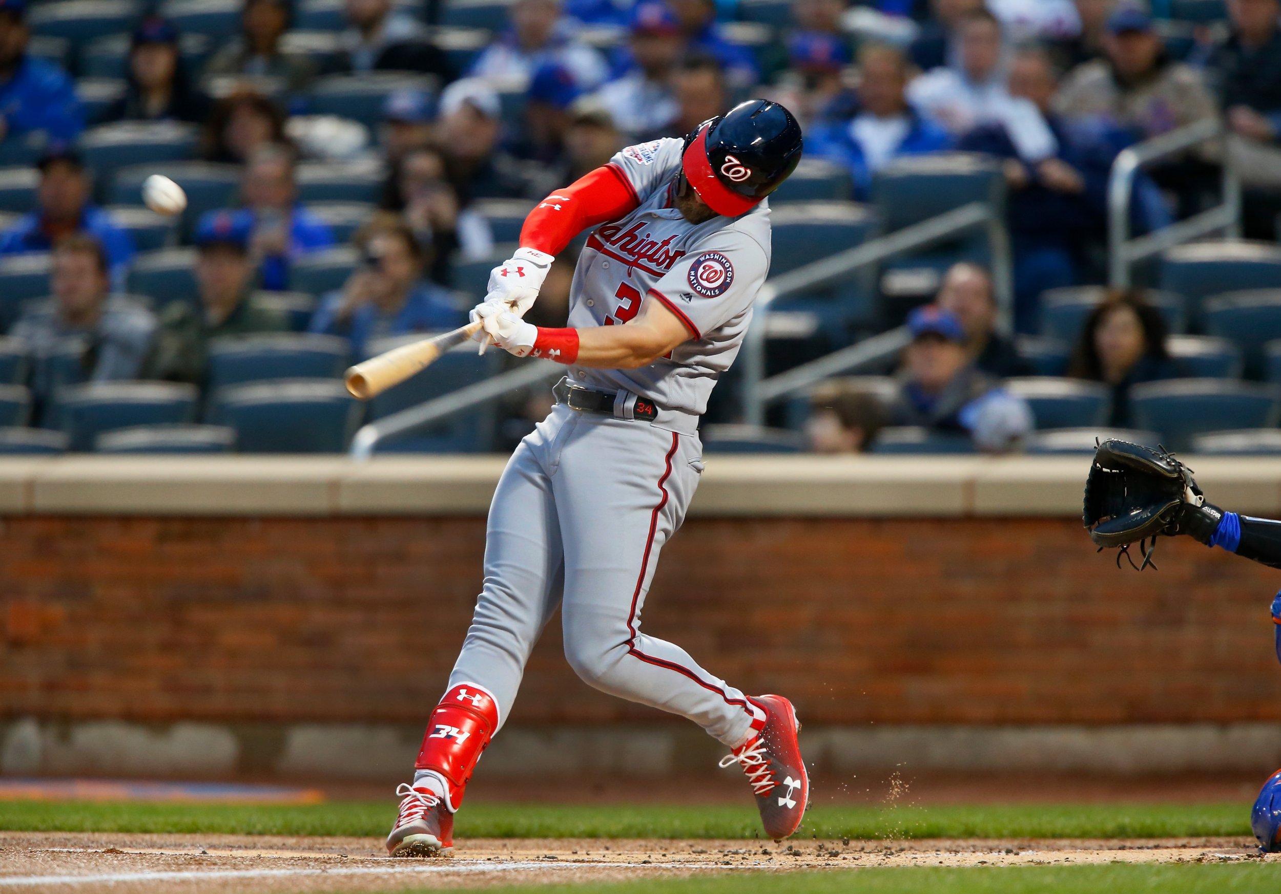 Bryce Harper and other MLB stars swing only one bat — and it's