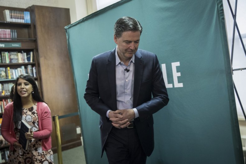 04_18_Comey_Barnes_Noble