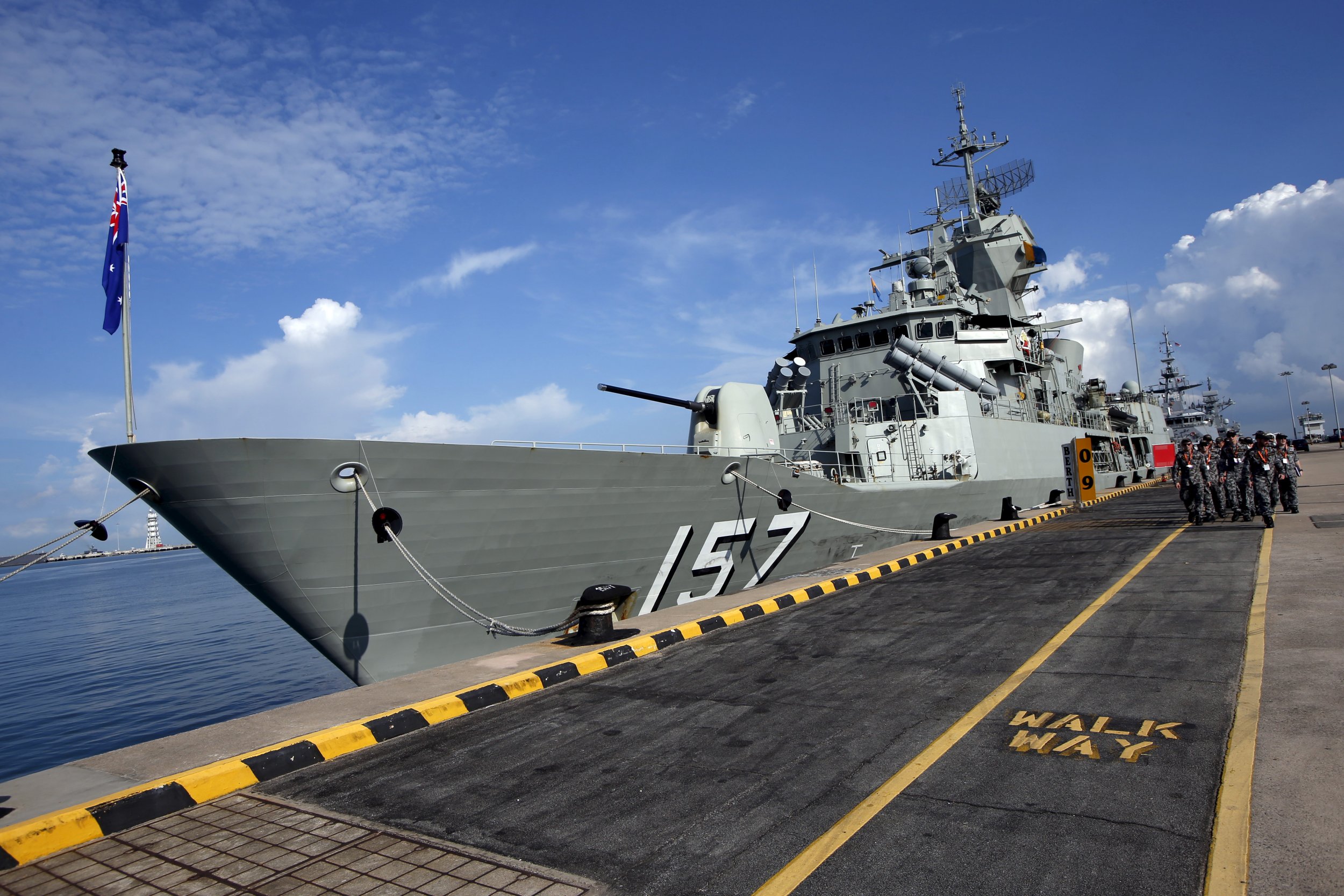 china-and-australian-warships-face-off-in-disputed-waters