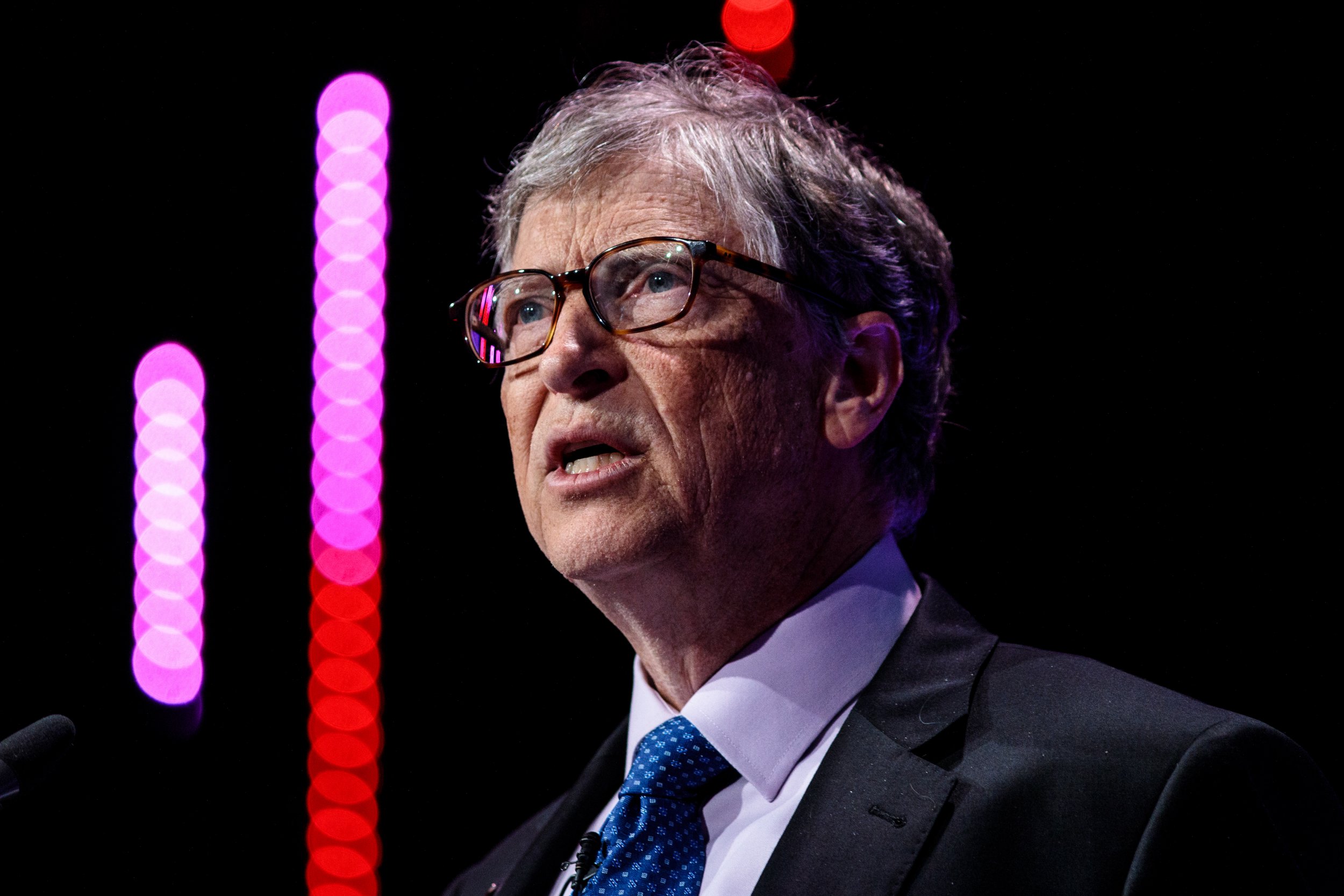 BillGates-Earthnow