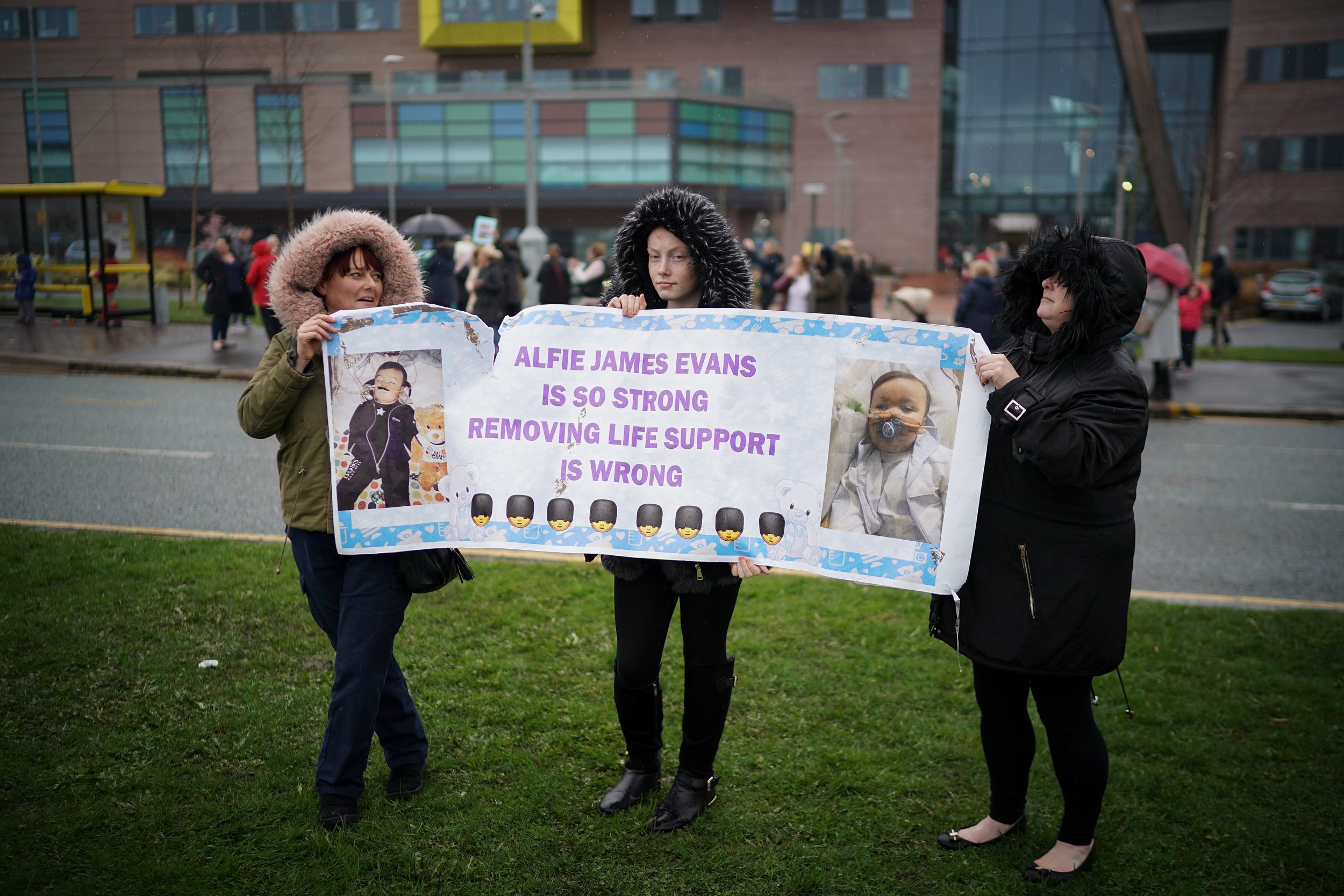 Who is Alfie Evans? Terminally Ill Toddler's Parents Lose Life Support ...