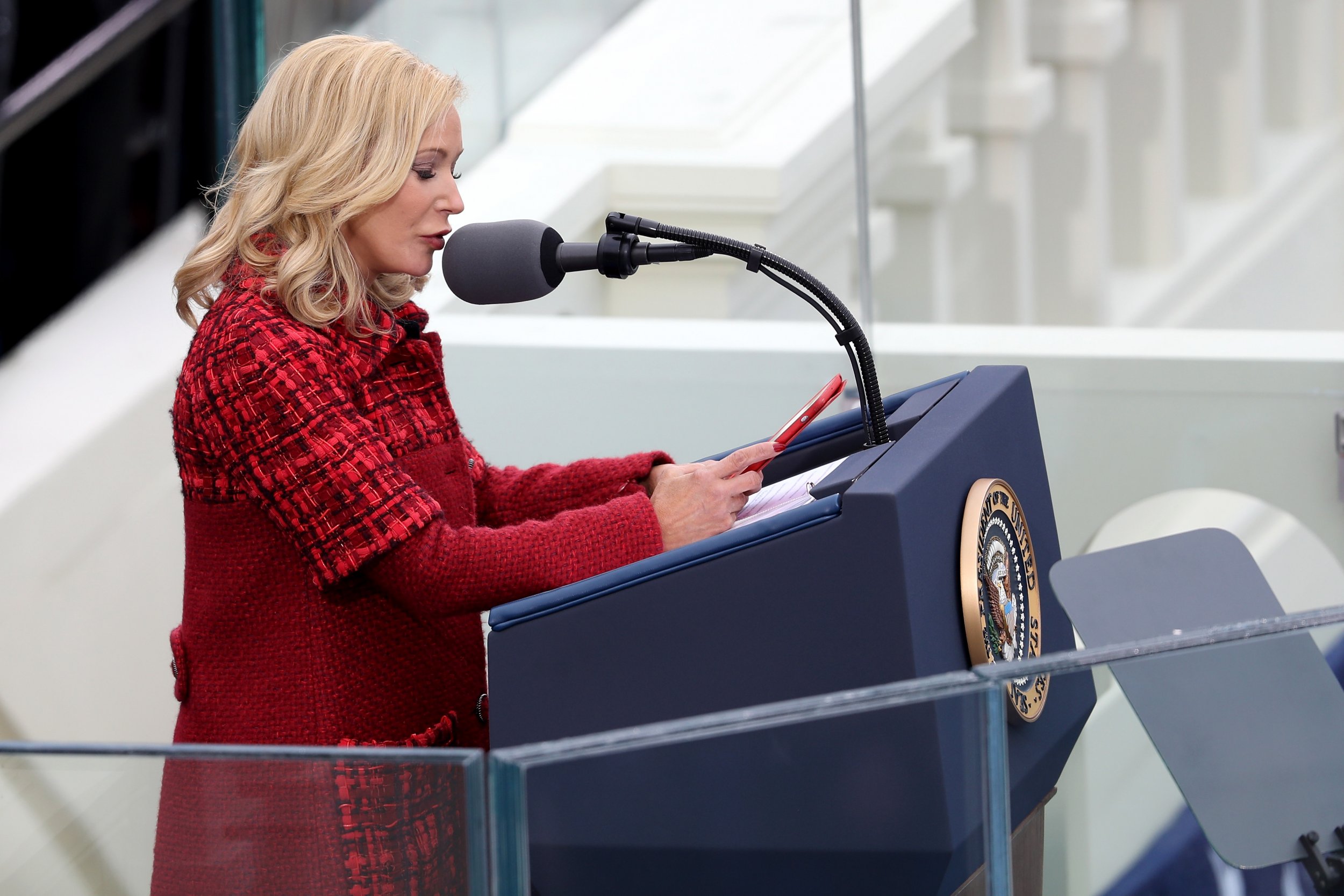 Donald Trump's Spiritual Adviser Paula White Is Telling Women And ...