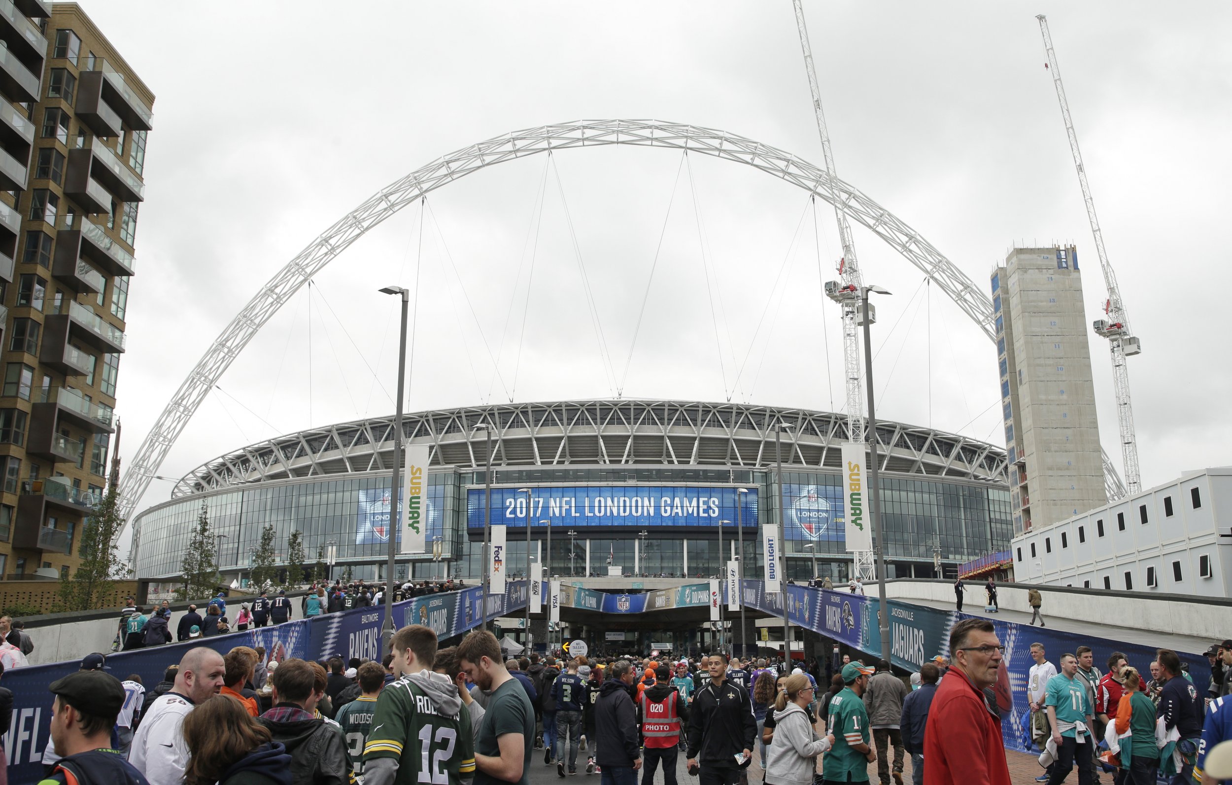 Owner of NFL's Jaguars eyes London's Wembley Stadium