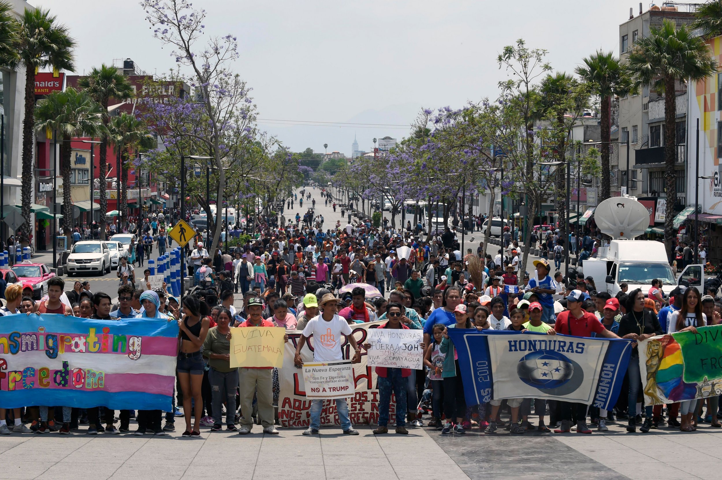 Migrant Caravan Set To Reach U.S. Border This Weekend, Despite Warnings ...