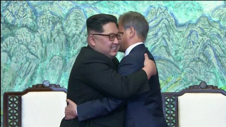 04_27_KJU_MJI_Hug