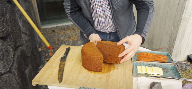 4_27_Lava Bread_01 4_27_Lava Bread_01