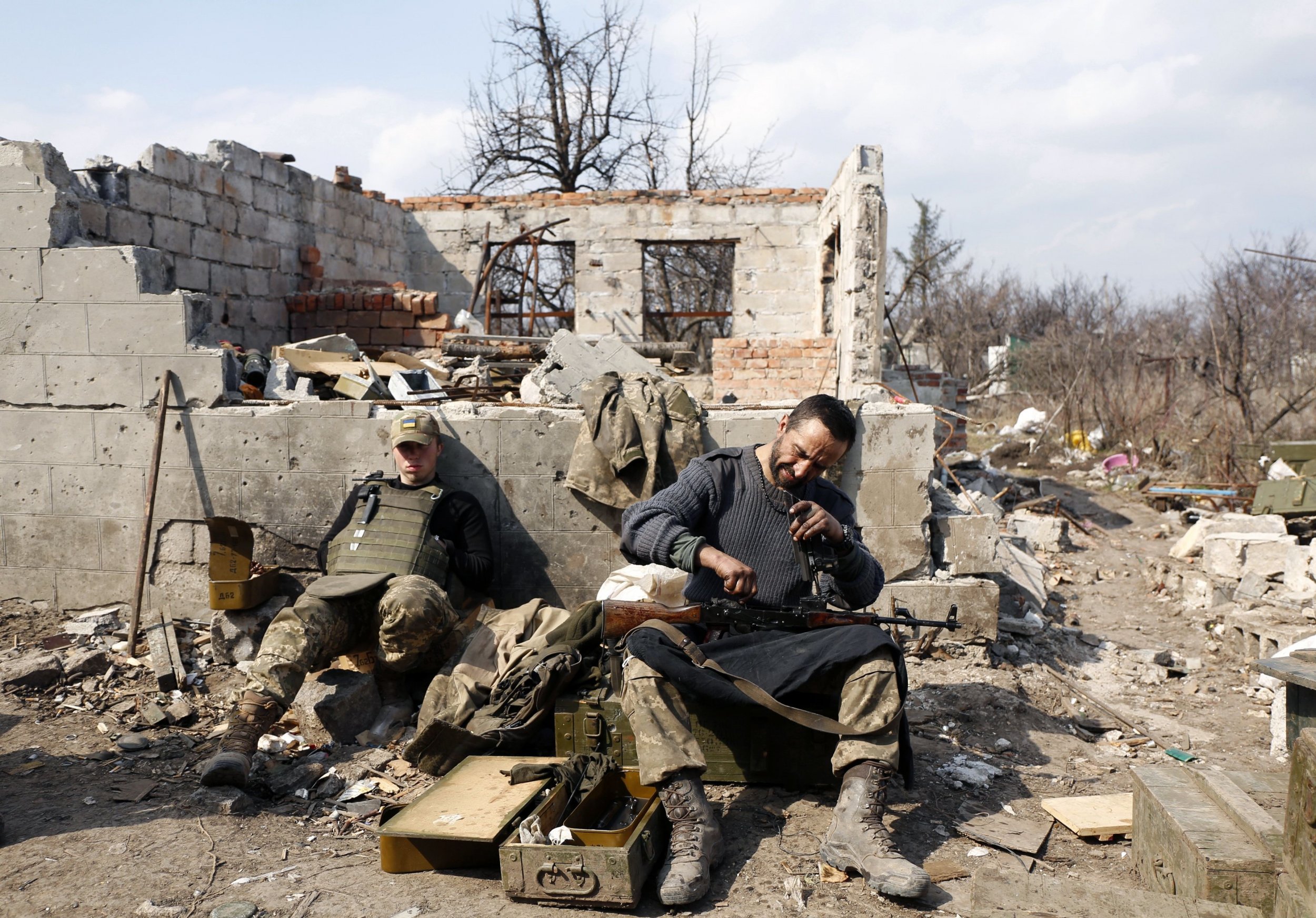 Донбасс сегодня. Украина Донбасс война. Война на востоке Украины 2014. Военный конфликт на Донбассе.