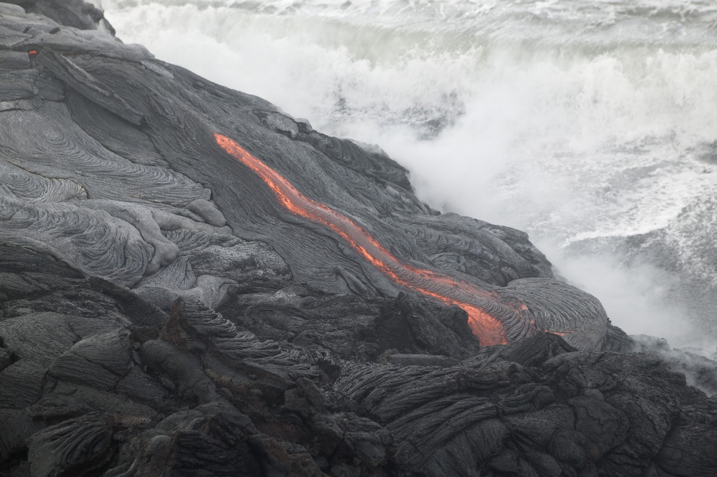 Hawaii Volcano Strongest Earthquake in 43 Years Hits Island as Lava