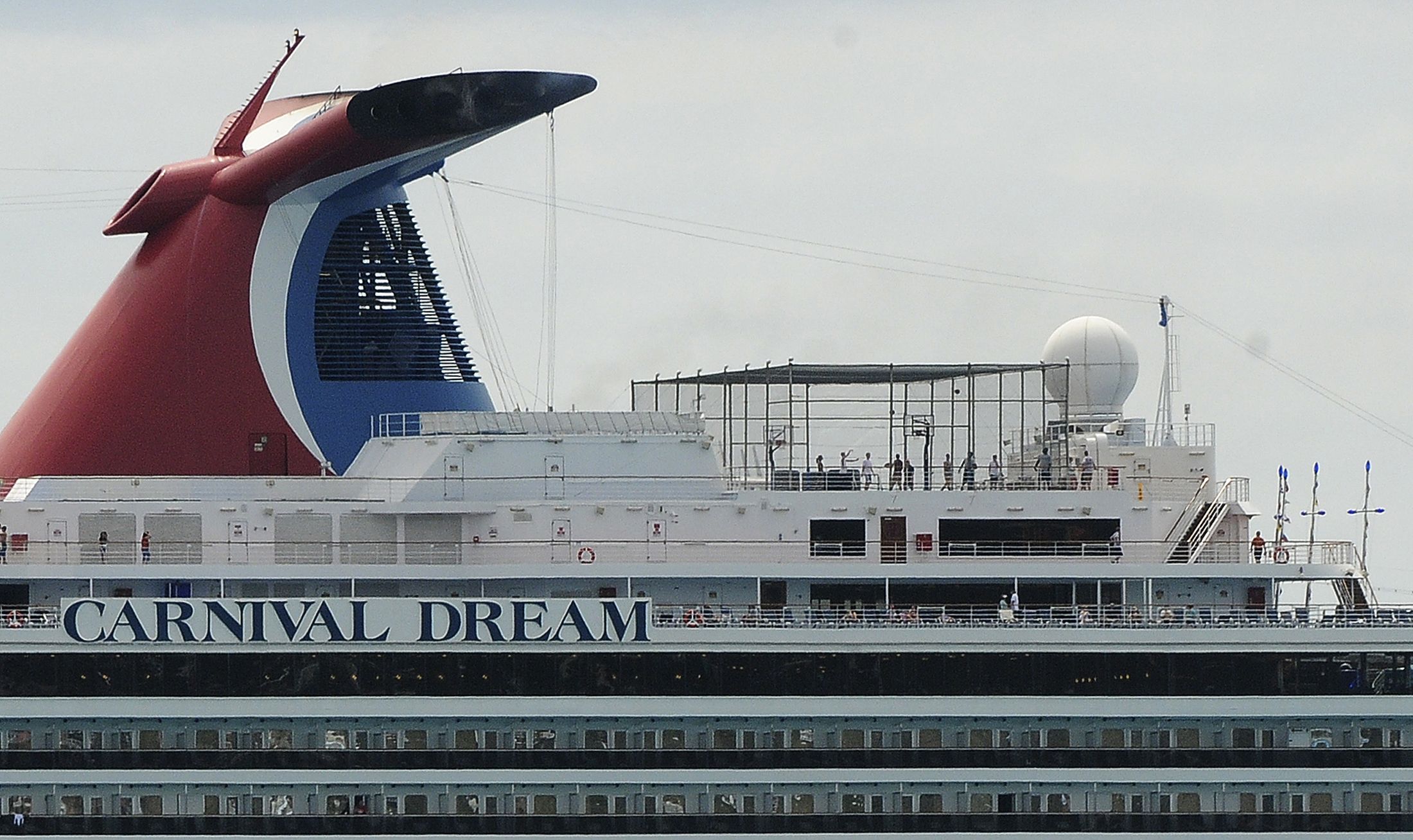 Video Carnival Cruise Ship Returns To Port After Water Leak