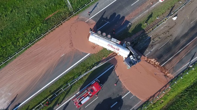 05_09_Poland_chocolate_spill