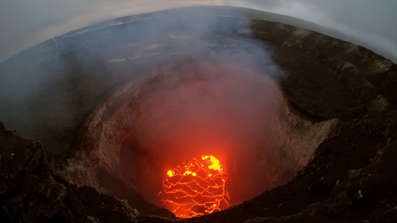 05_09_kilauea_lava_lake
