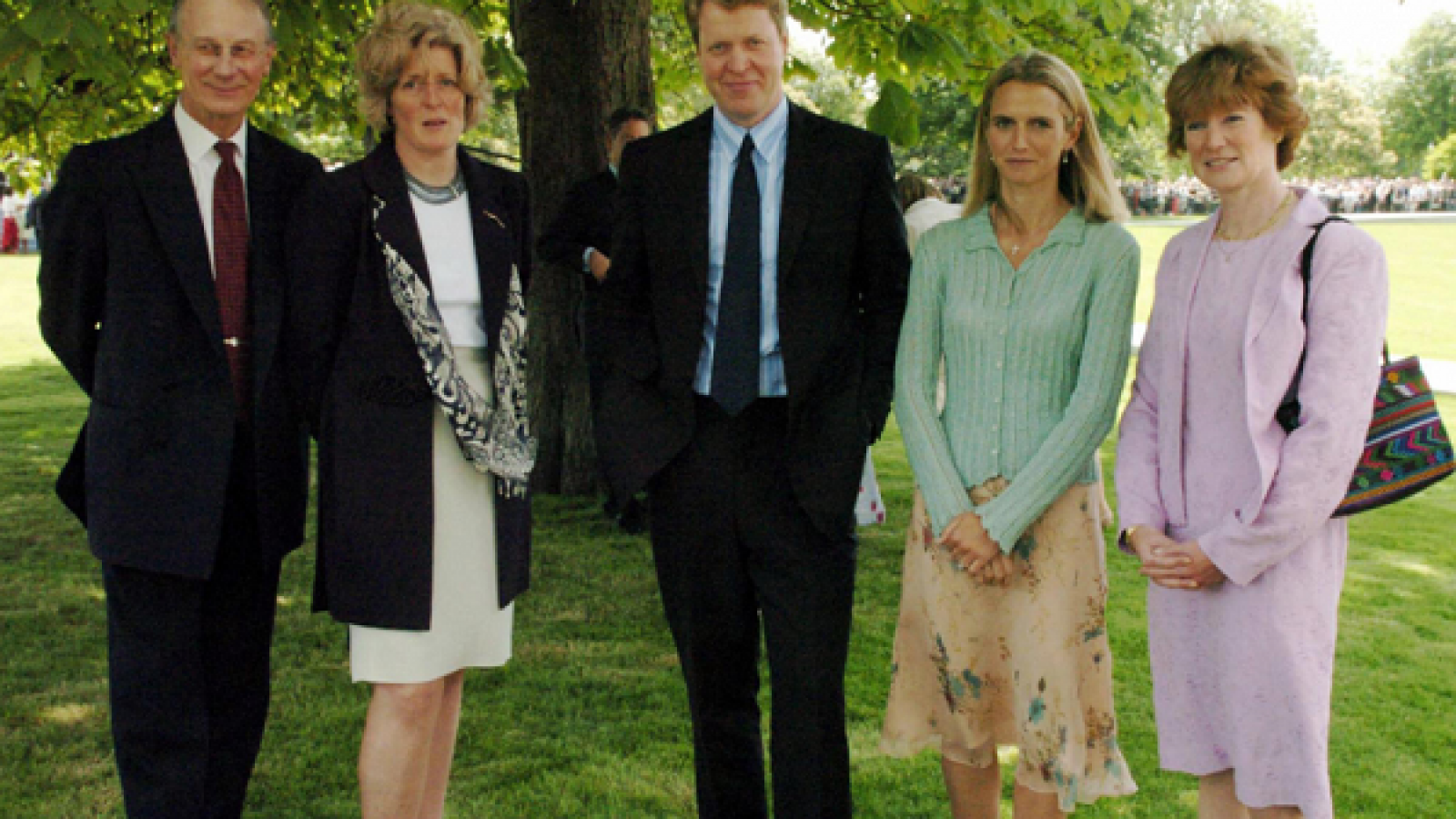 Who Is Lady Jane Fellowes Princess Diana S Sister Has An Important Role In The Royal Wedding
