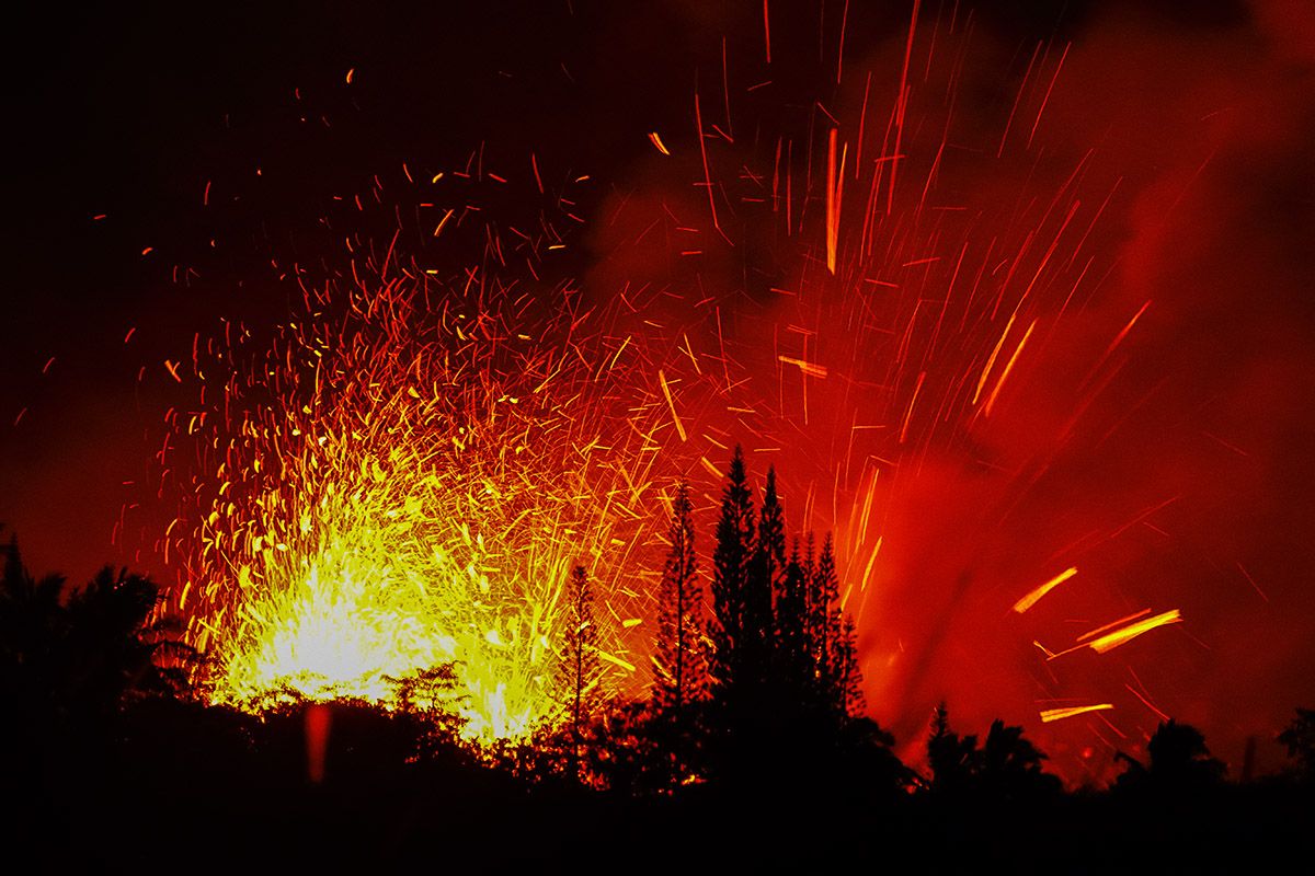 Kilauea Volcano Eruption Dramatic Photos of Huge Ash Plumes and Lava