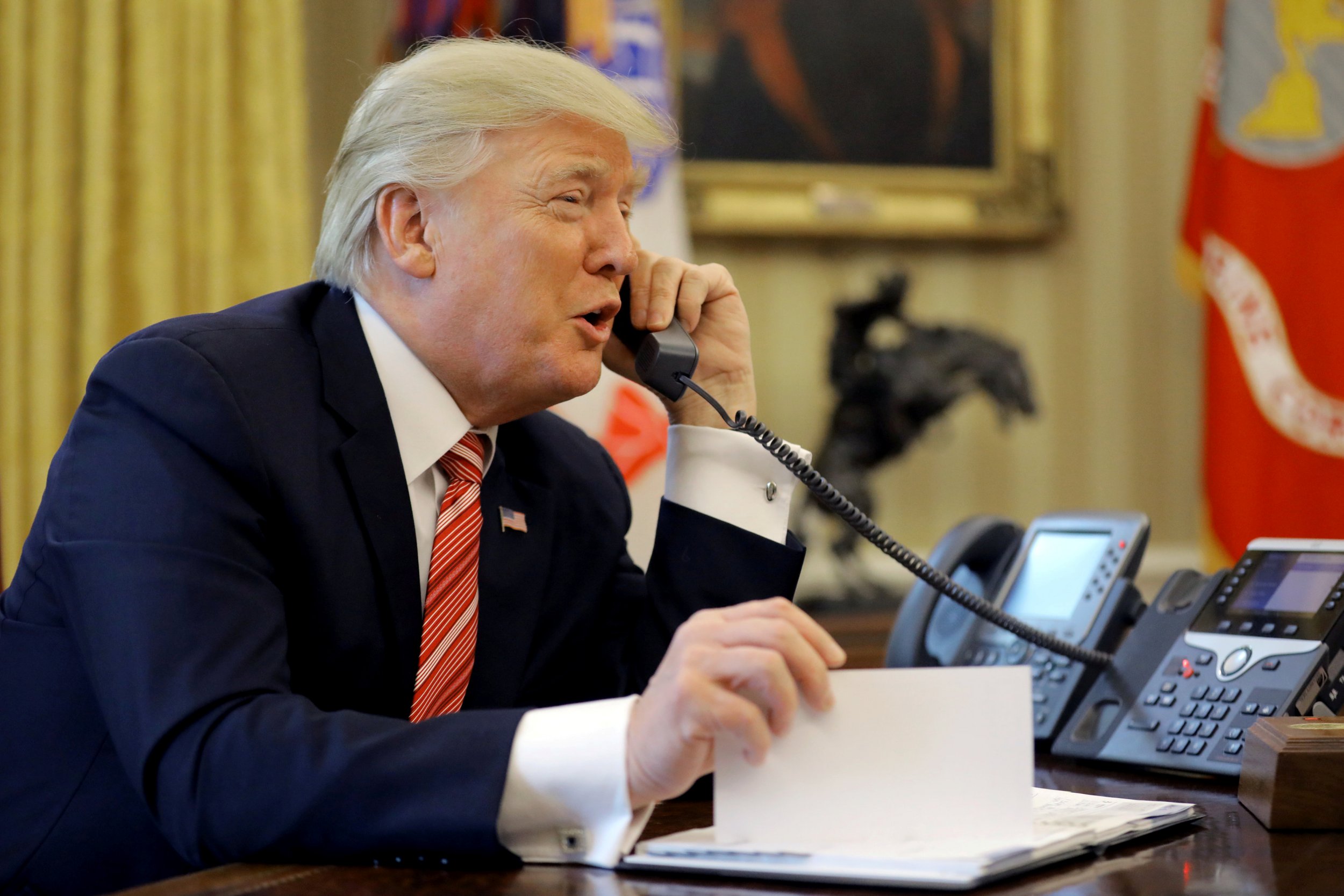 President Donald Trump Faked Phone Call to Brag About Book Sales, SNL Cast  Member Says