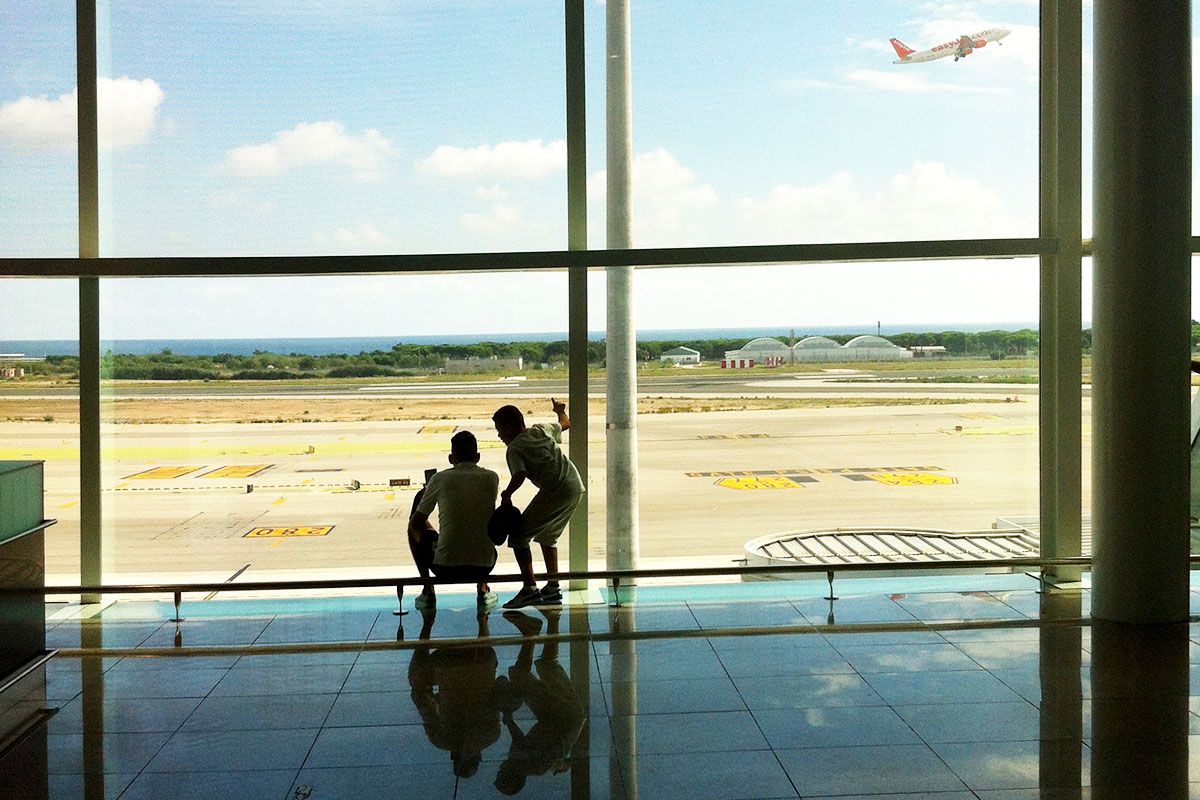 Passengers Trapped On Plane After Radioactive Leak