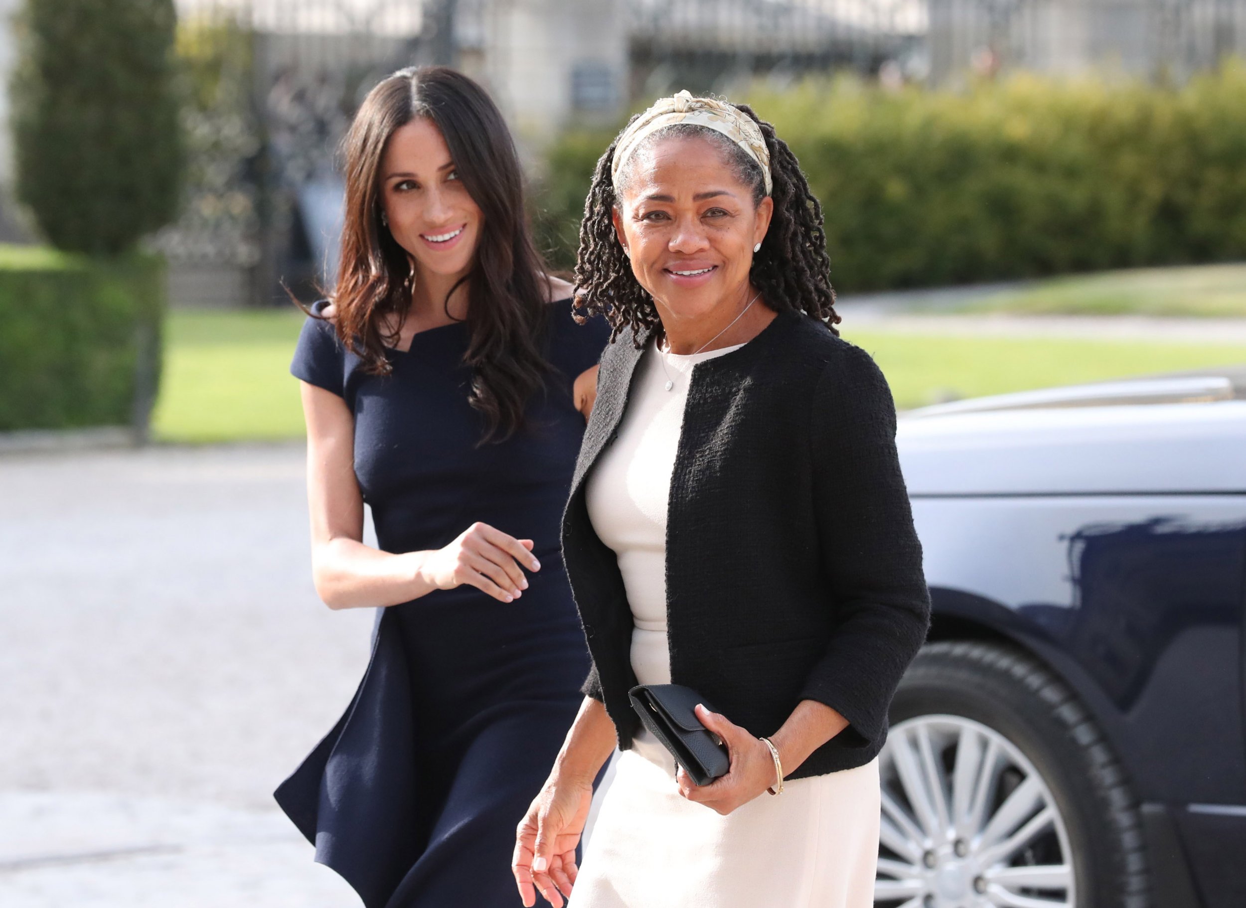 meghan arrives at cliveden