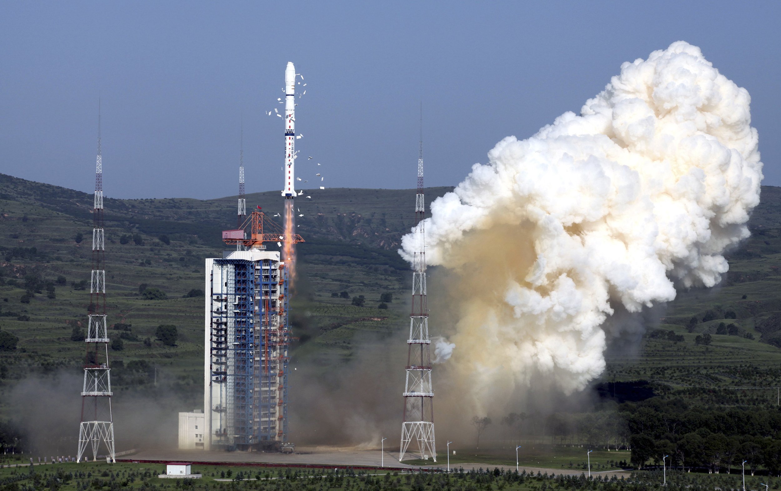 Queqiao: China's New Satellite Will Bridge the Gap to the Far Side of ...