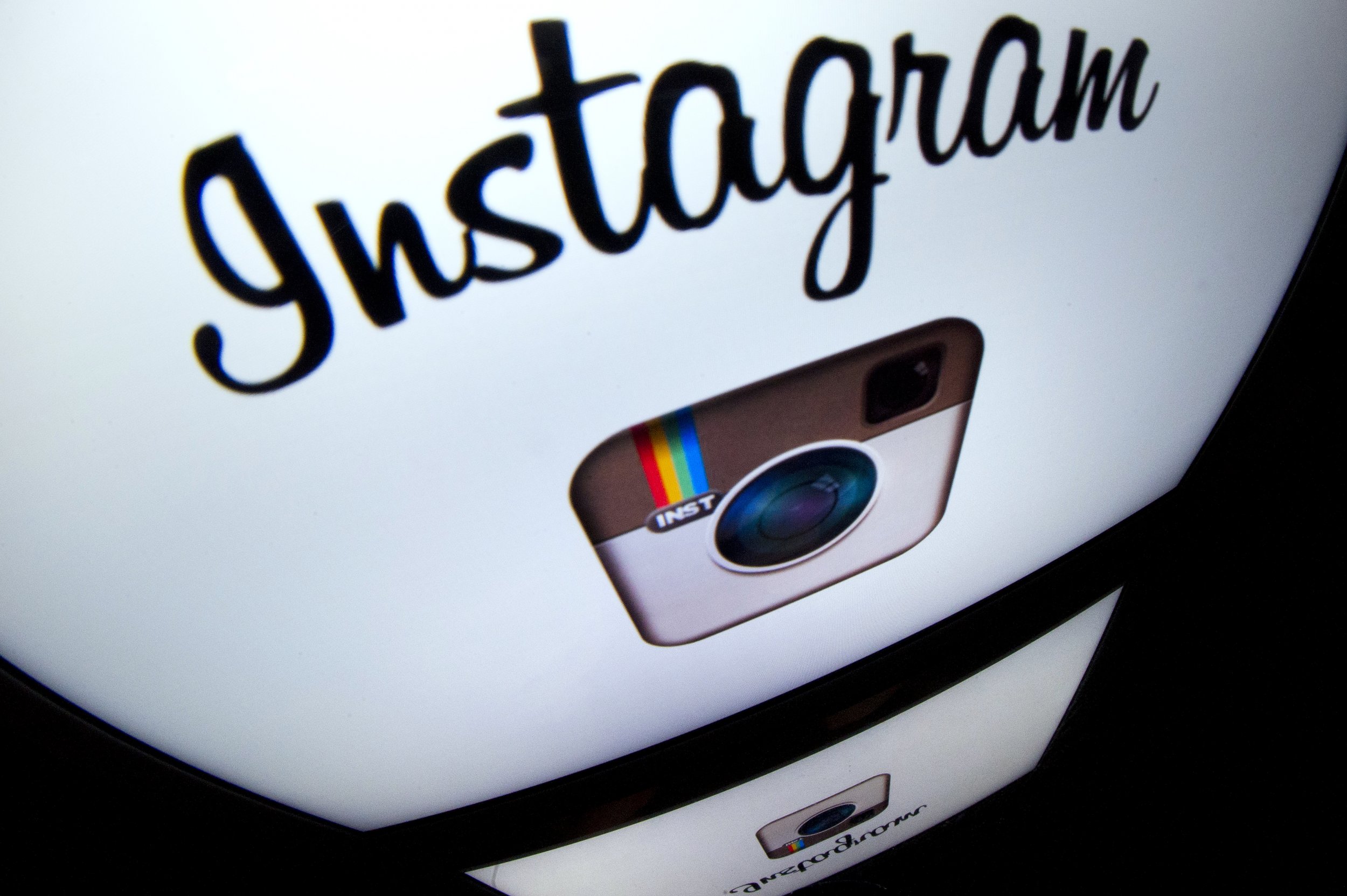 Instagram Update Chronological Order Replaced with 'Caught Up' Test