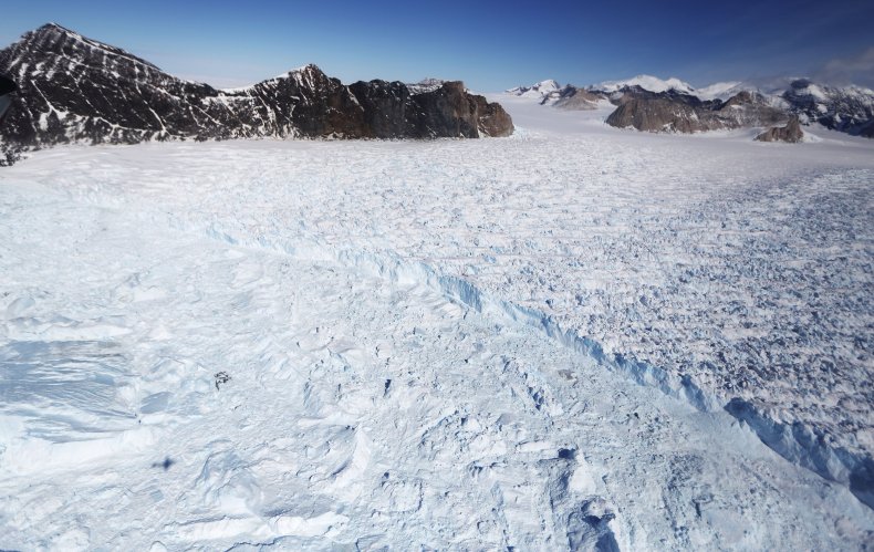 05_25_antarctic_ice_sheet