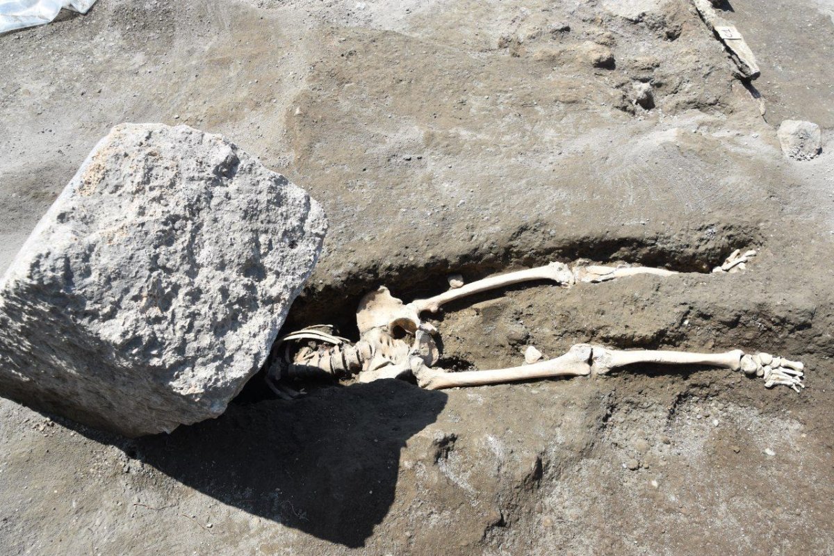 Ancient Rome: Limping Pompeii Man Was Decapitated by Stone in Last-Ditch Eruption Escape Attempt