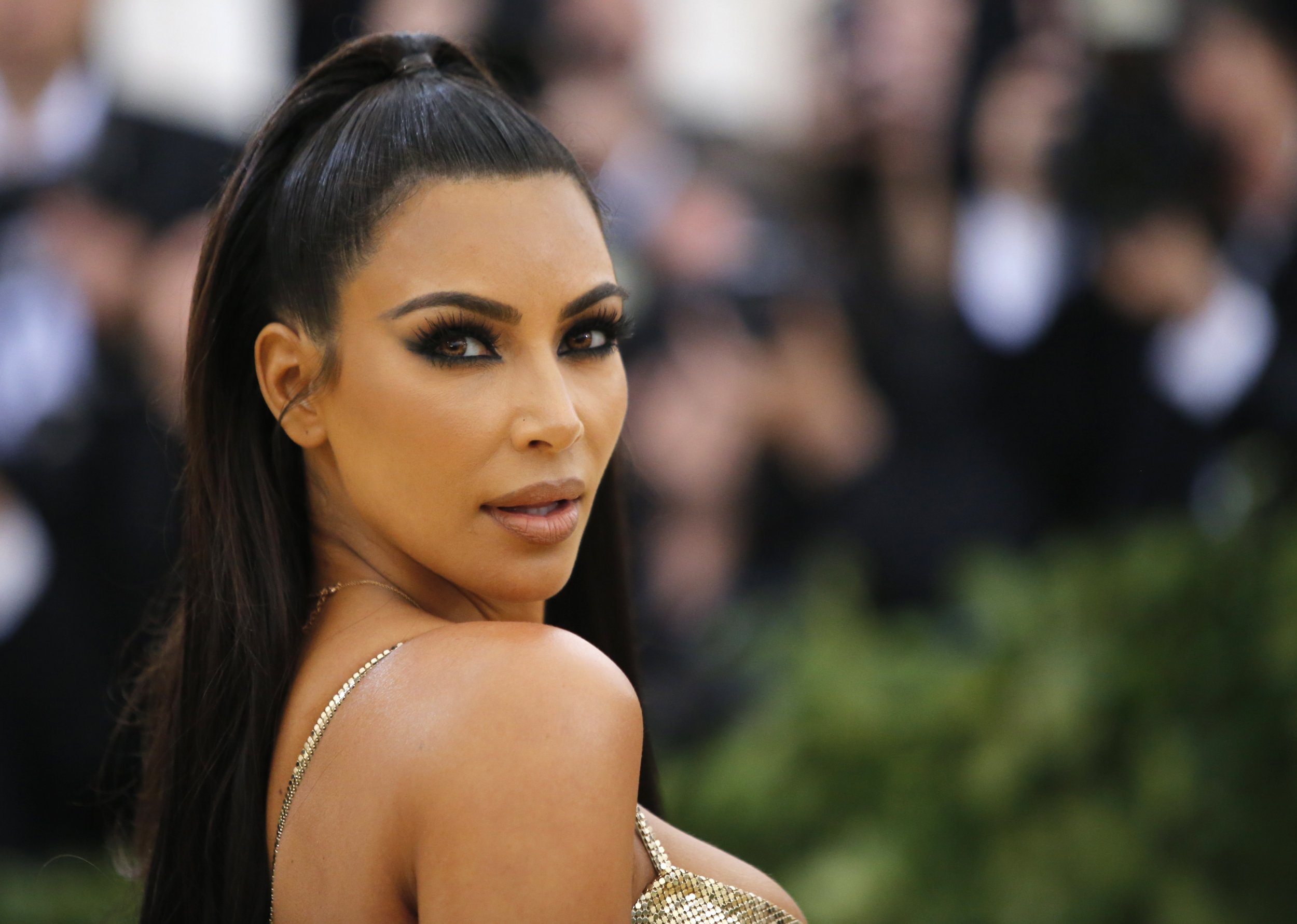 2018-05-08T014936Z_2118961948_HP1EE58052OI7_RTRMADP_3_MET-GALA