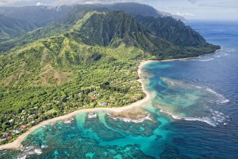 32 Tunnels Beach Hawaii