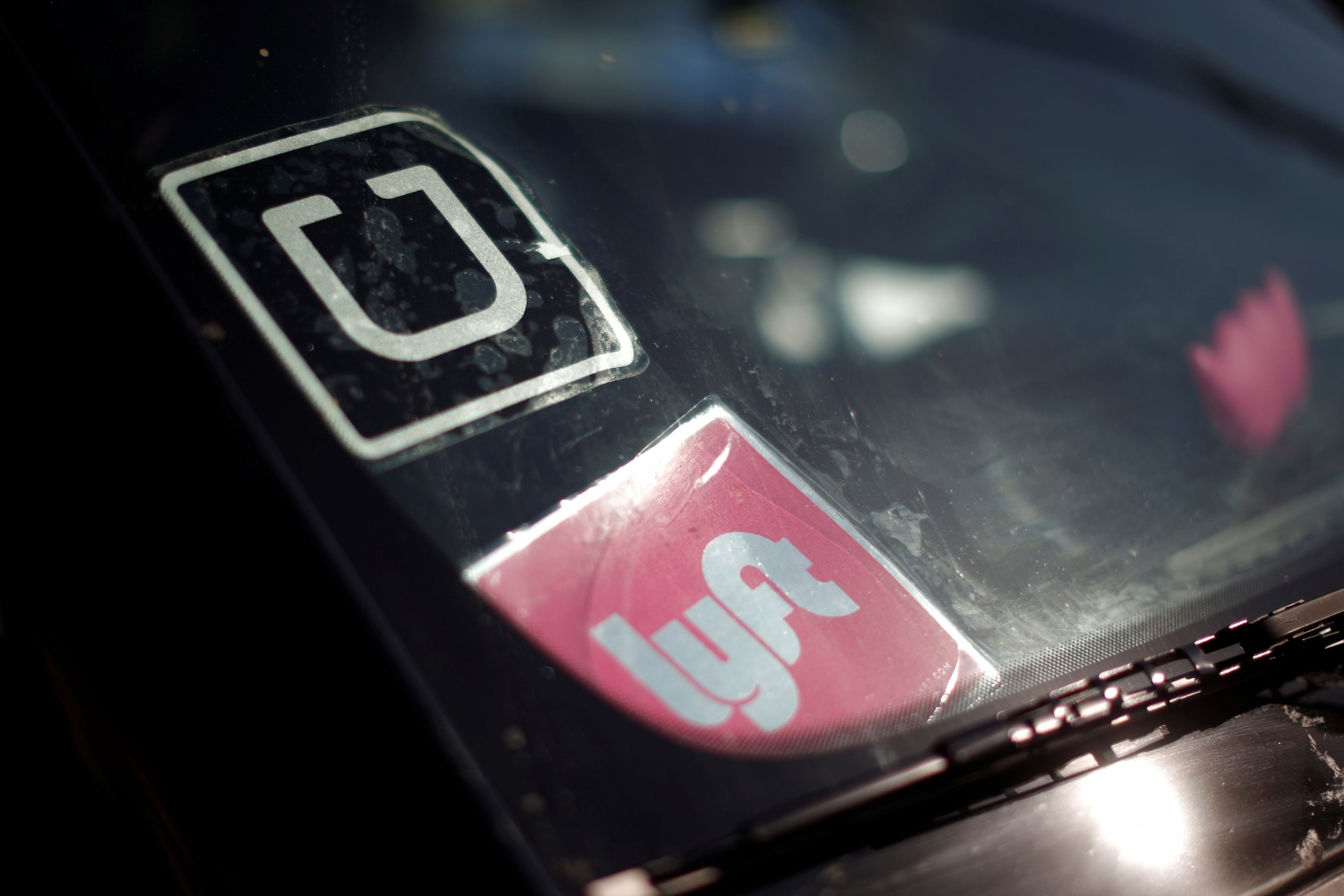 Nyc Uber Driver Allegedly Kicks Out Lesbian Couple For Kissing In