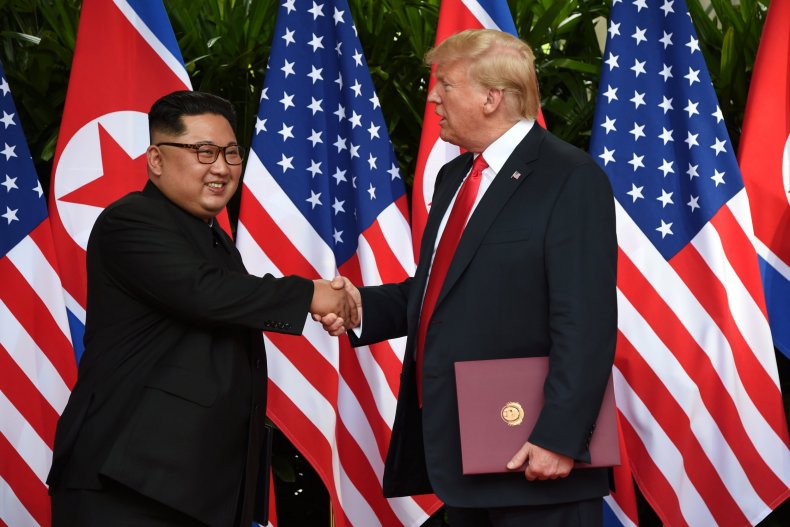 2018-06-12T075756Z_4_LYNXMPEE5B0F9_RTROPTP_4_NORTHKOREA-USA