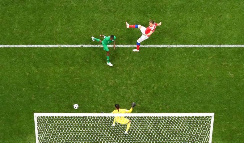 2018-06-14T171755Z_416654035_RC19A6DF9C30_RTRMADP_3_SOCCER-WORLDCUP-RUS-SAU