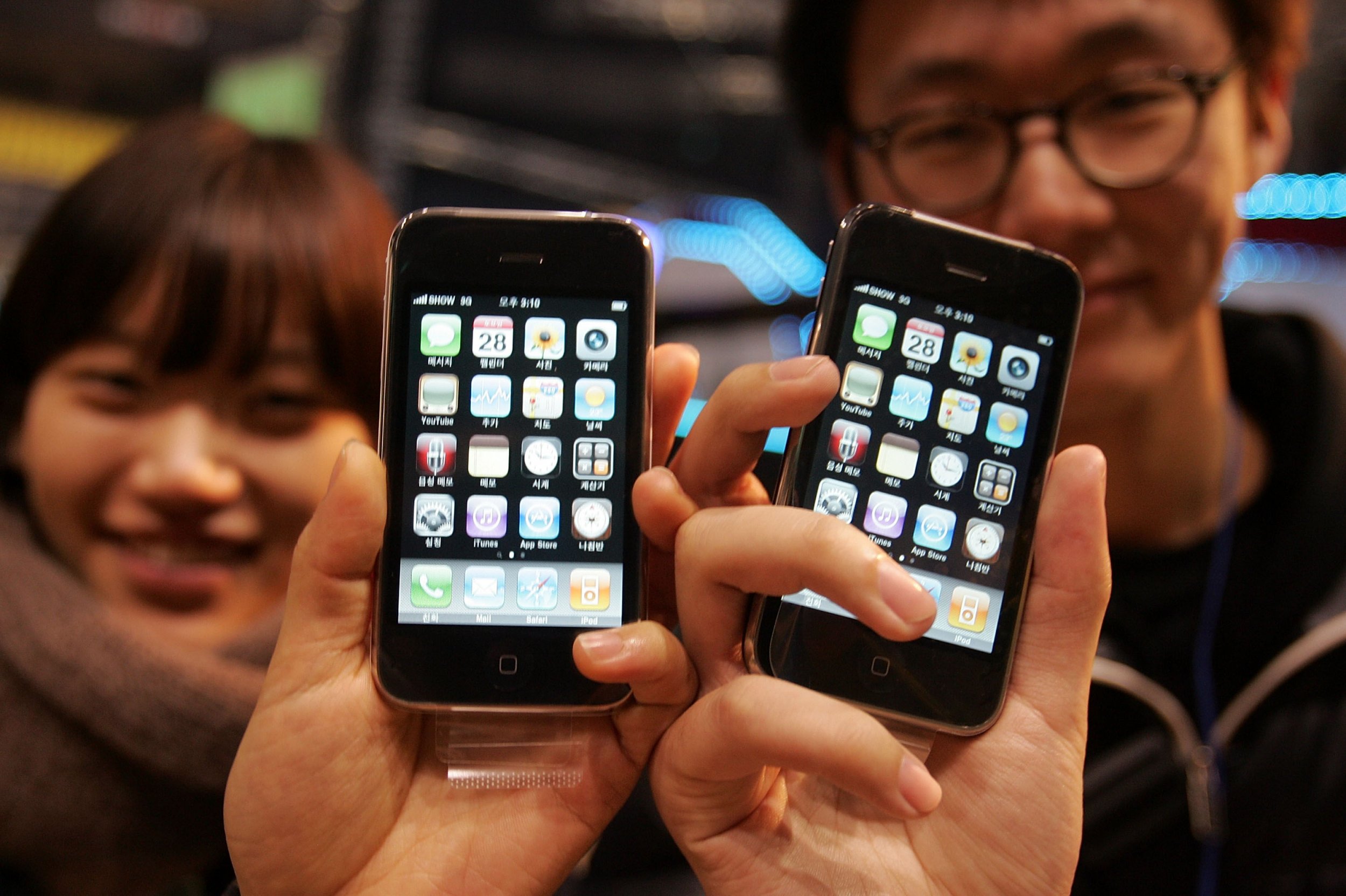 Remember the Apple iPhone 3GS? The Retro Smartphone Is Making a