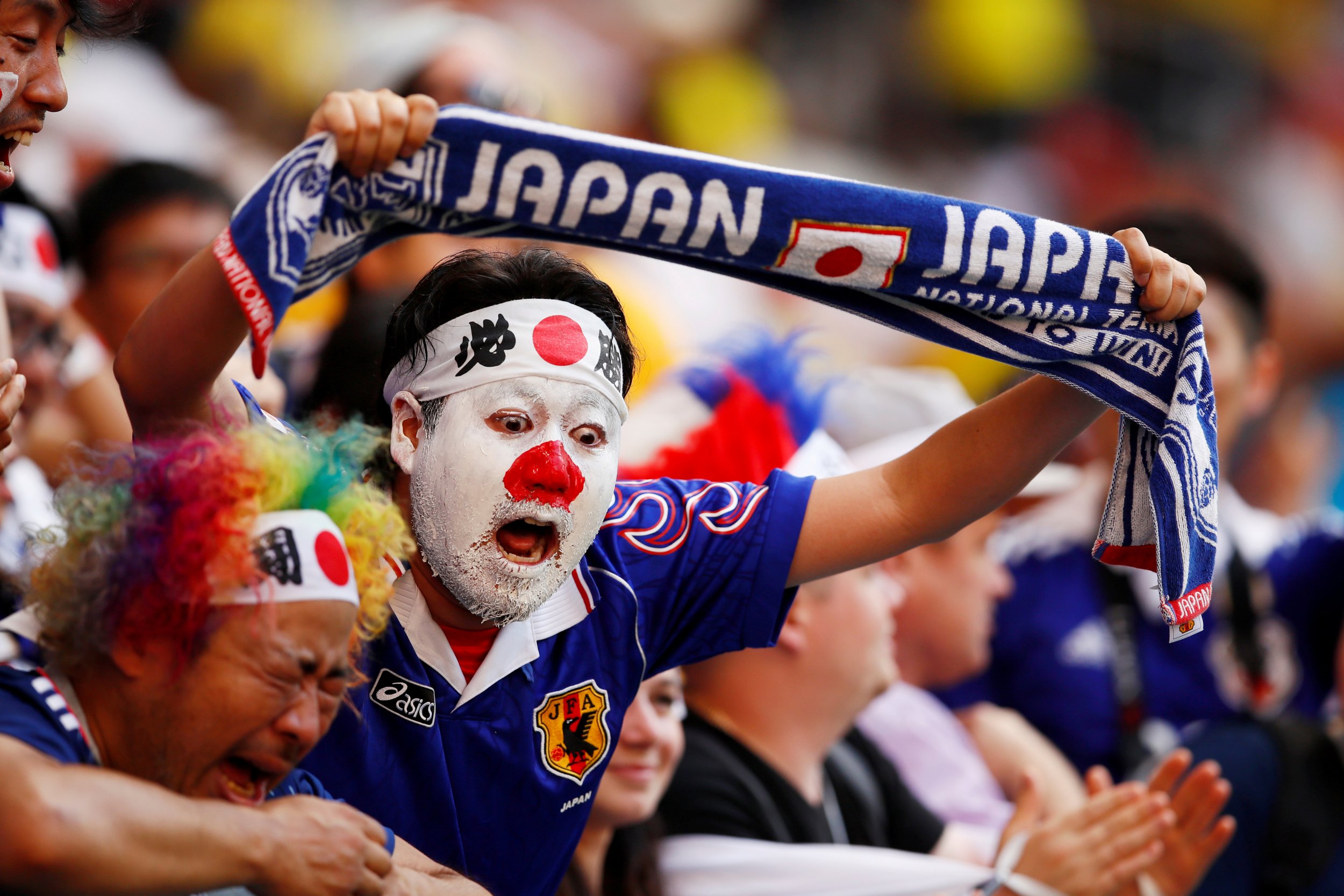 Japanese football. Японские футбольные болельщики. Болельщики сборной Японии. Японские фанаты. Болельщики Япония футбольных.