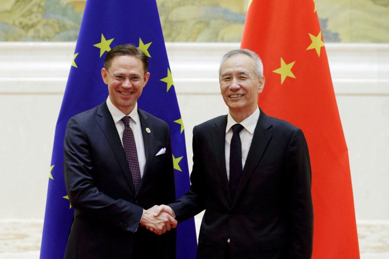 2018-06-25T142430Z_1_LYNXMPEE5O14D_RTROPTP_4_CHINA-EU